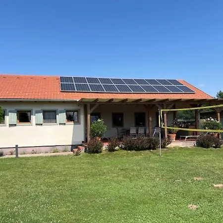 Reinpold Vendeghaz Casa de Férias Buzsák